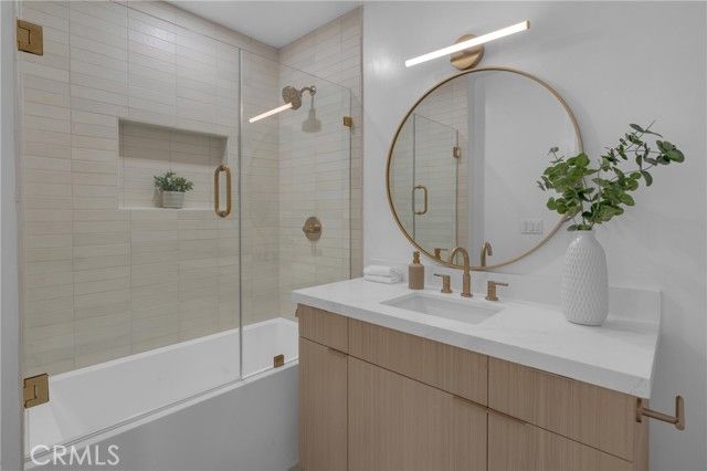 3682 Buckingham, Los Angeles, CA 90016