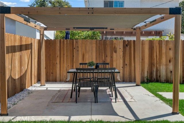 3682 Buckingham, Los Angeles, CA 90016