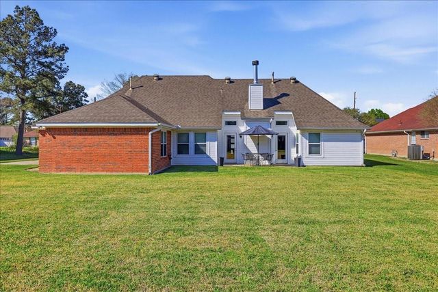 2807 Bear Trails, Orange, TX 77632