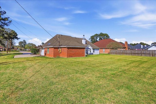 2807 Bear Trails, Orange, TX 77632