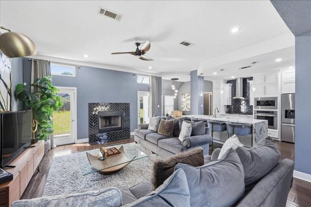 2807 Bear Trails, Orange, TX 77632