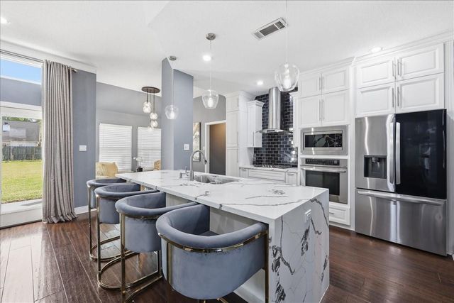 2807 Bear Trails, Orange, TX 77632