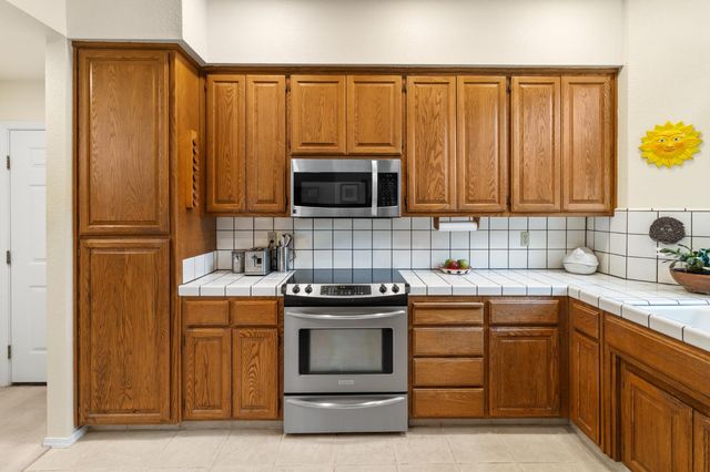 1153 Copper Lantern Ct, Modesto, CA 95355