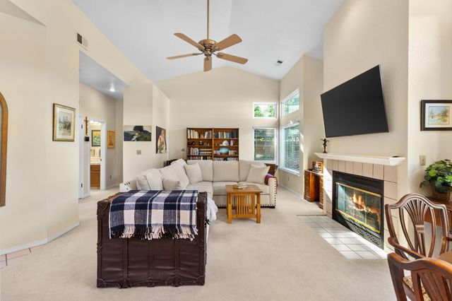 1153 Copper Lantern Ct, Modesto, CA 95355