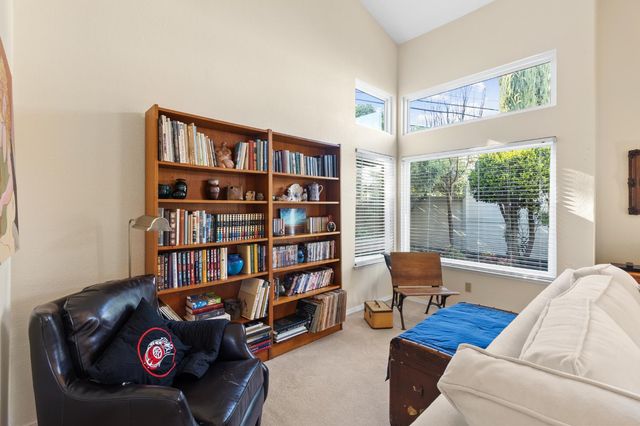 1153 Copper Lantern Ct, Modesto, CA 95355