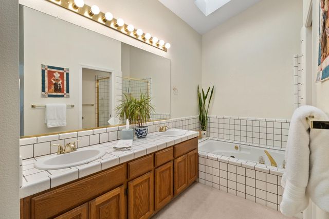 1153 Copper Lantern Ct, Modesto, CA 95355