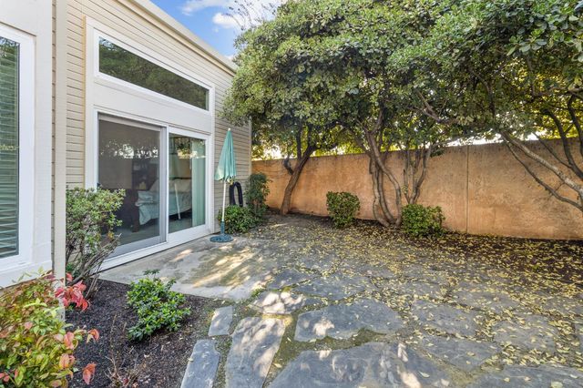 1153 Copper Lantern Ct, Modesto, CA 95355