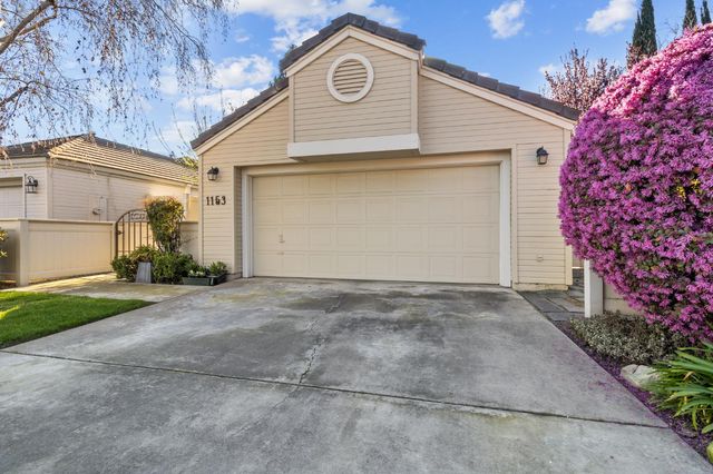 1153 Copper Lantern Ct, Modesto, CA 95355