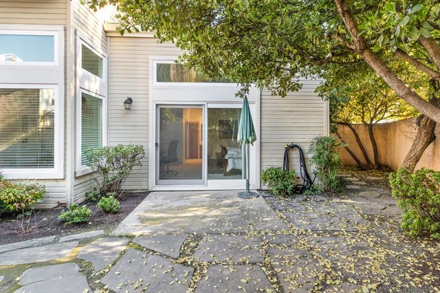 1153 Copper Lantern Ct, Modesto, CA 95355