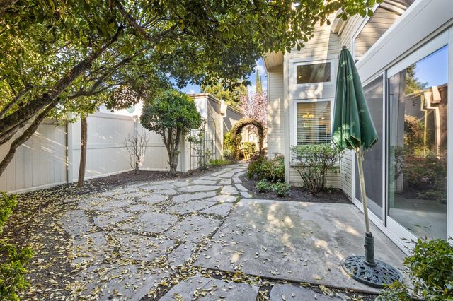 1153 Copper Lantern Ct, Modesto, CA 95355