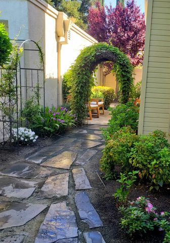 1153 Copper Lantern Ct, Modesto, CA 95355