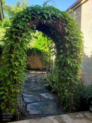 1153 Copper Lantern Ct, Modesto, CA 95355