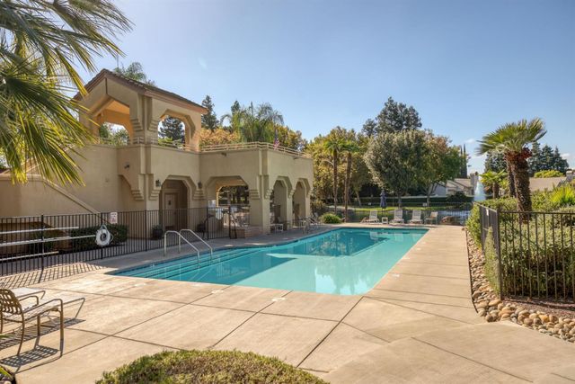 1153 Copper Lantern Ct, Modesto, CA 95355