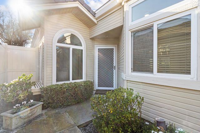 1153 Copper Lantern Ct, Modesto, CA 95355