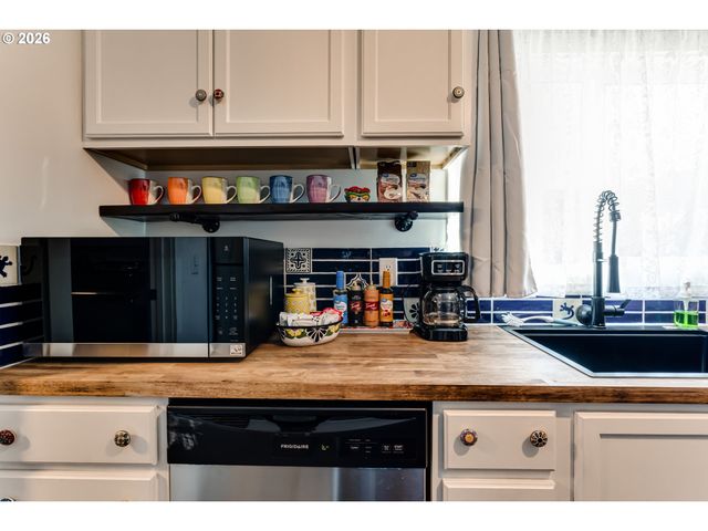 59 ADAMS St, Eugene, OR 97402