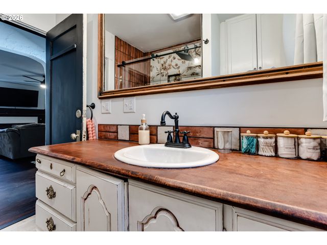 59 ADAMS St, Eugene, OR 97402