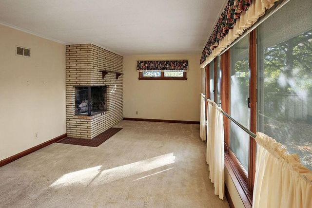 8015 Plymouth Avenue N, Golden Valley, MN 55427