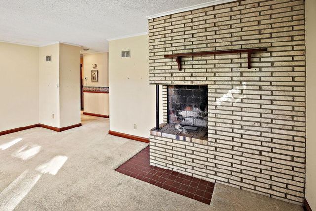 8015 Plymouth Avenue N, Golden Valley, MN 55427