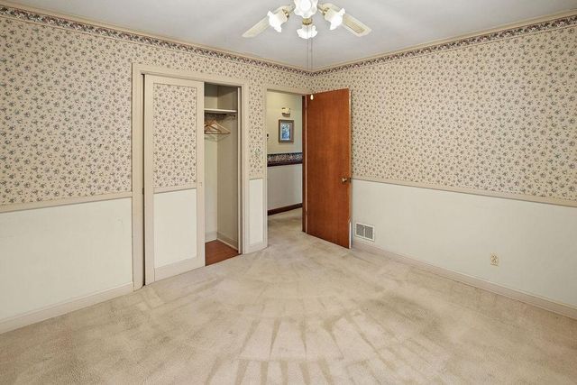 8015 Plymouth Avenue N, Golden Valley, MN 55427