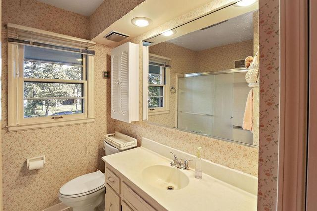 8015 Plymouth Avenue N, Golden Valley, MN 55427
