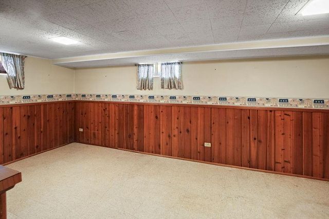 8015 Plymouth Avenue N, Golden Valley, MN 55427