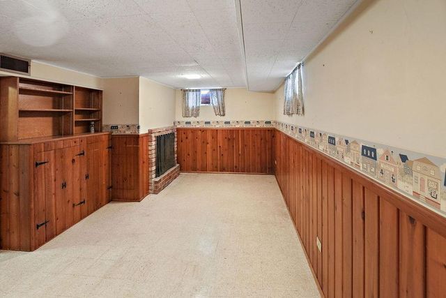 8015 Plymouth Avenue N, Golden Valley, MN 55427