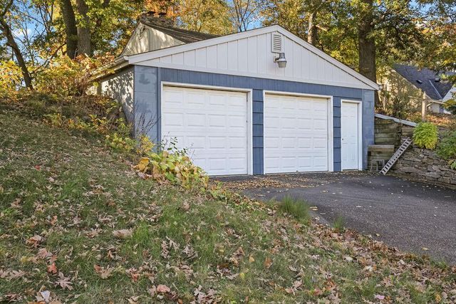 8015 Plymouth Avenue N, Golden Valley, MN 55427