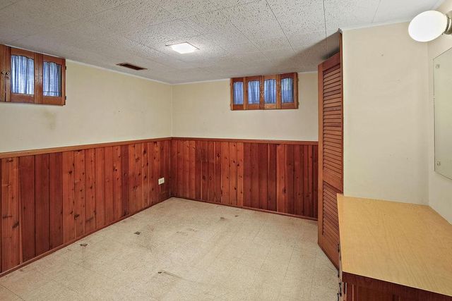8015 Plymouth Avenue N, Golden Valley, MN 55427