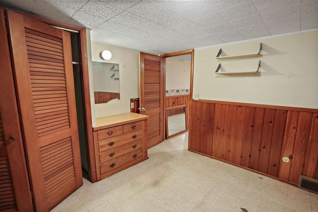 8015 Plymouth Avenue N, Golden Valley, MN 55427