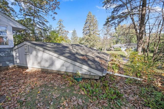 8015 Plymouth Avenue N, Golden Valley, MN 55427