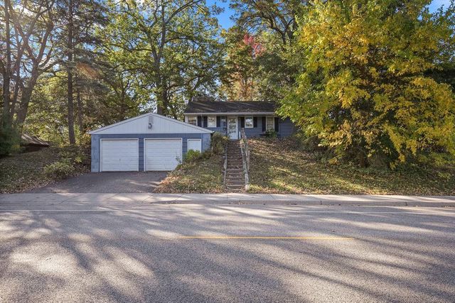 8015 Plymouth Avenue N, Golden Valley, MN 55427