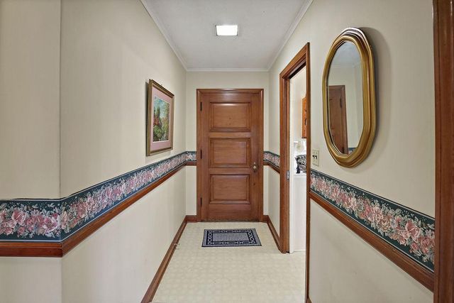 8015 Plymouth Avenue N, Golden Valley, MN 55427
