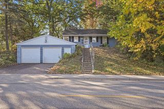 8015 Plymouth Avenue N, Golden Valley, MN 55427