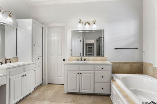 3291 St Ann Dr, Zachary, LA 70791