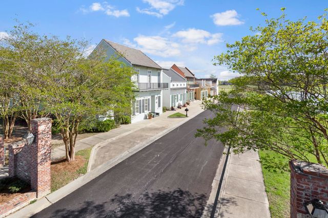 3291 St Ann Dr, Zachary, LA 70791