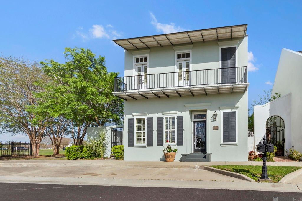 3291 St Ann Dr, Zachary, LA 70791