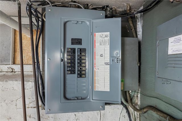 129 N Washington Street, City Of But Nw, PA 16001