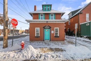 129 N Washington Street, City Of But Nw, PA 16001