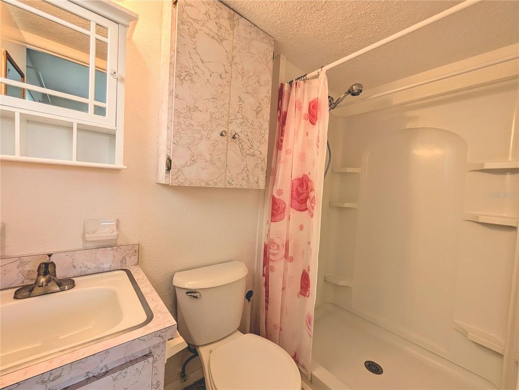 Image 13 of property listing at 5855 PALM LANE B21, Bradenton, FL 34207