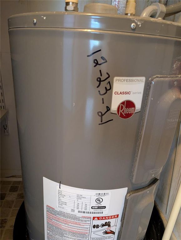 Image 20 of property listing at 5855 PALM LANE B21, Bradenton, FL 34207