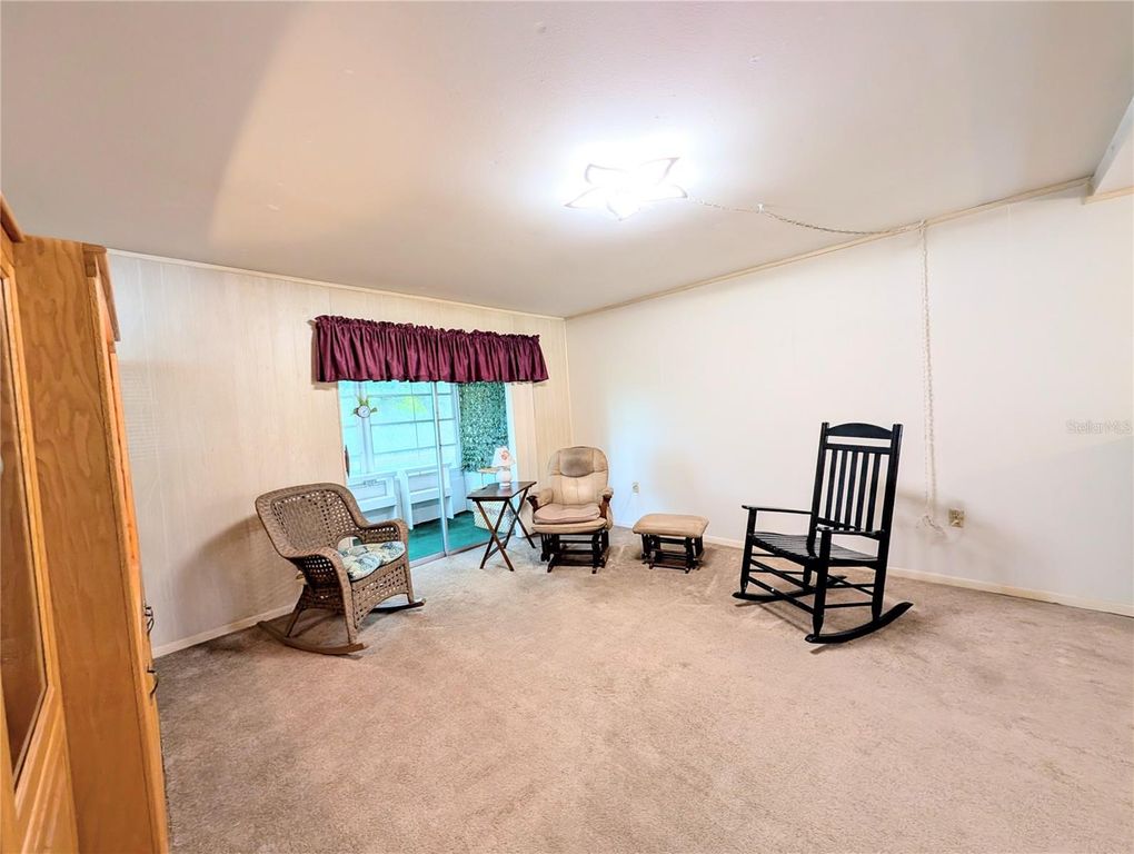 Image 7 of property listing at 5855 PALM LANE B21, Bradenton, FL 34207