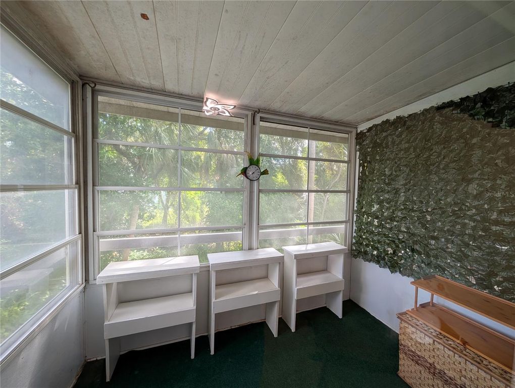 Image 10 of property listing at 5855 PALM LANE B21, Bradenton, FL 34207