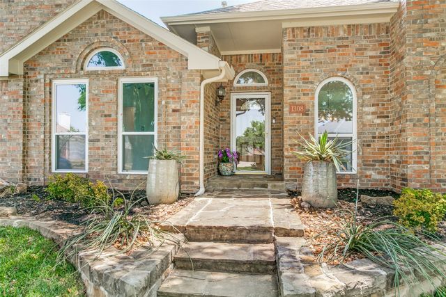 1308 Osceola Trail, Carrollton, TX 75006