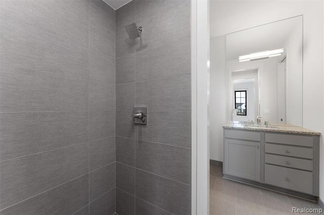 66 South Trail Court, Troy, MI 48083