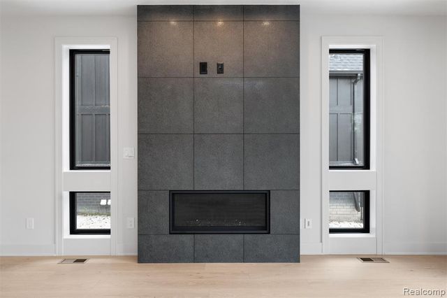 66 South Trail Court, Troy, MI 48083