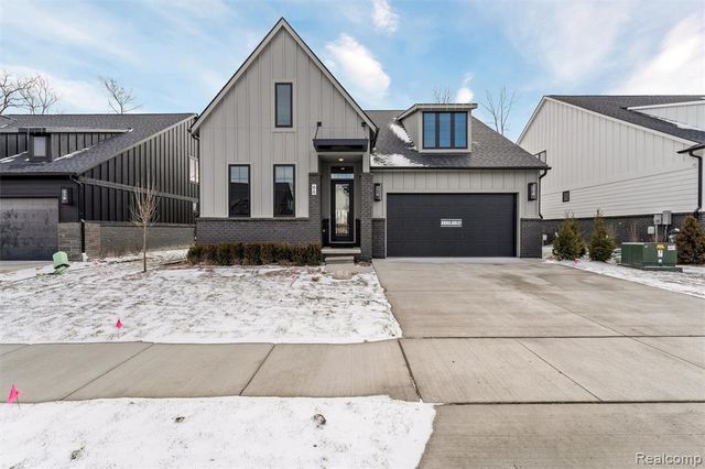 66 South Trail Court, Troy, MI 48083