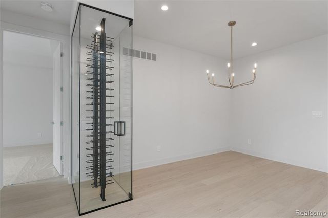 66 South Trail Court, Troy, MI 48083