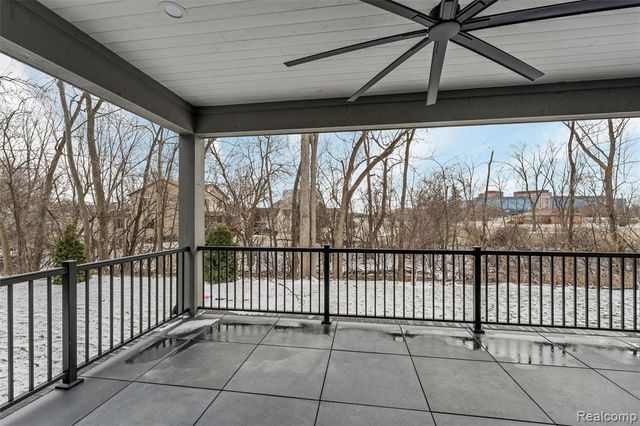 66 South Trail Court, Troy, MI 48083