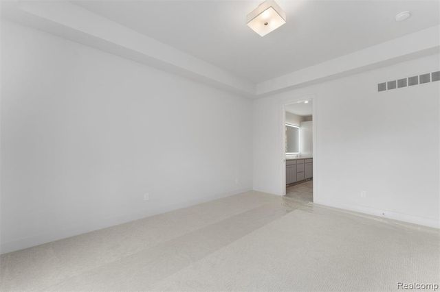 66 South Trail Court, Troy, MI 48083