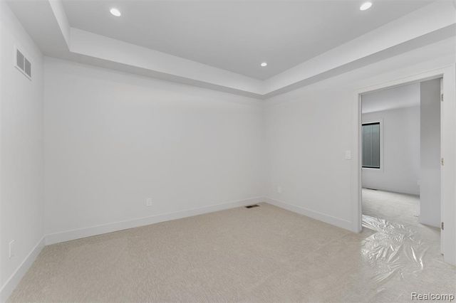 66 South Trail Court, Troy, MI 48083